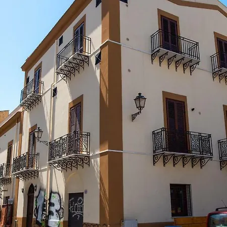 Olivella Con Terrazza Palerme